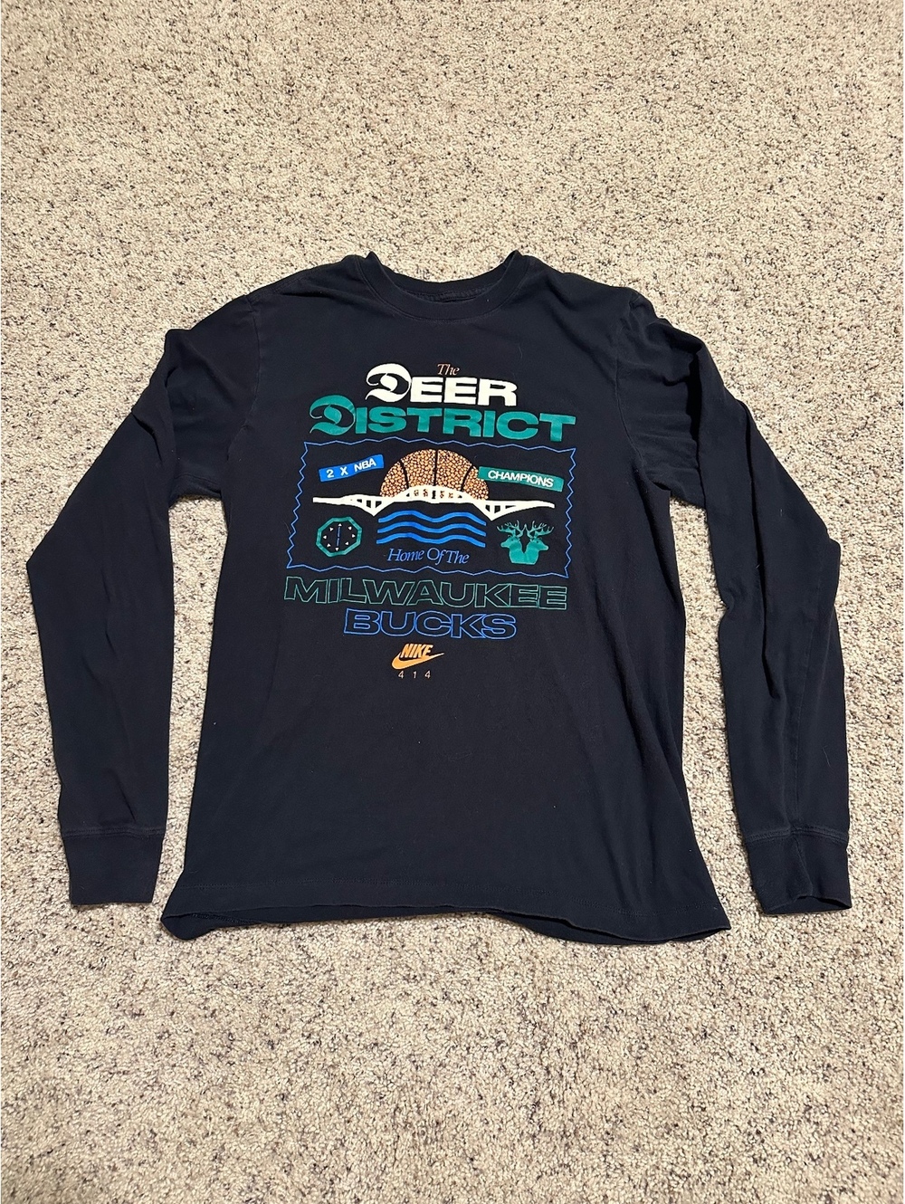 Nike The Nike Tee Milwaukee Bucks Long Sleeve T-Shirt Size Small Black